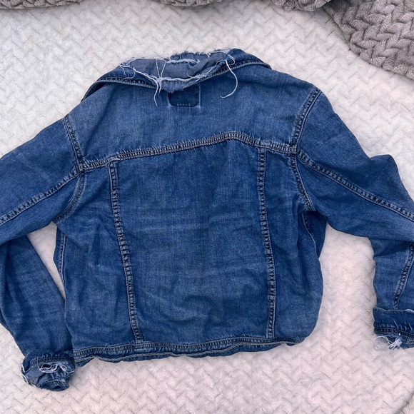 AEO Y2K Distressed Denim Women’s Medium Blue Jean Summer Jacket Normcore - Picture 2 of 11